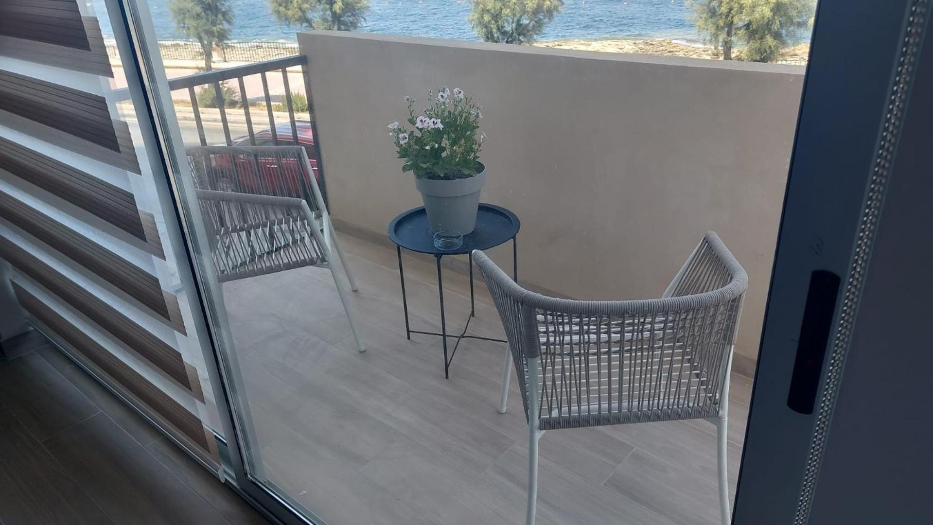 Beachfront Sliema Apartment Bagian luar foto